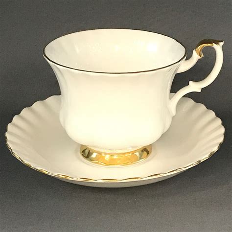 Royal Albert - Val D'or (Made in England) - Cup and Saucer - Echo's China