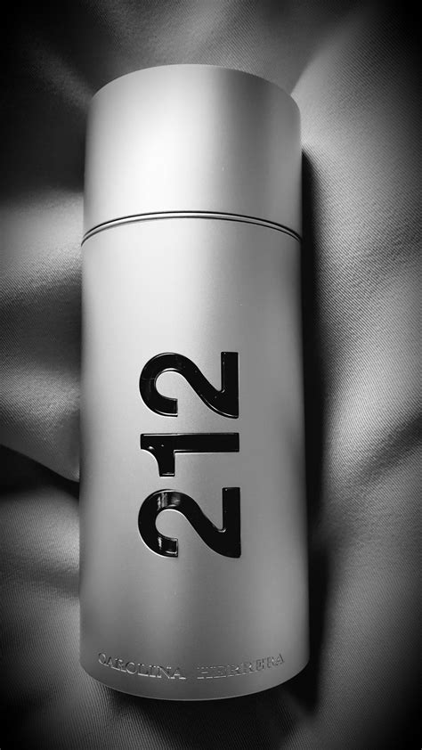212 Men Carolina Herrera zapach - to perfumy dla mężczyzn 1999