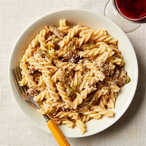 Fusilli With Sausage and Leeks Recipe | Epicurious