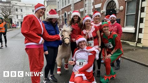 Hundreds Join Record Isle Of Man Santa Dash Charity Run BBC News