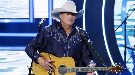 CMA Awards: Alan Jackson Set for Willie Nelson Lifetime Achievement Award