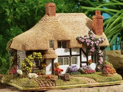 Lilliput Lane Cottages L3408 Rosemary Cottage Hampshire Middle