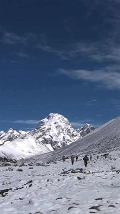 Heavy Snowfall at the Everest Base Camp. | Winter photography, Natural ...