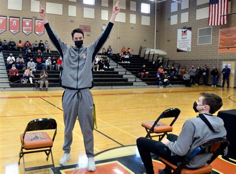 Photos Mead Mavericks Celebrate 4a State Basketball Crown Longmont