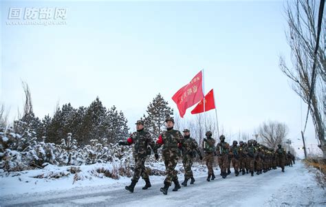 零下25℃，直击特战官兵破冰碾雪踏戈壁！ 中华人民共和国国防部