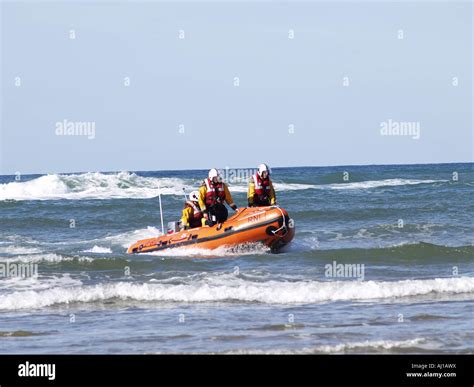 Royal National Lifeboat Institution Rnli Crew Und Inshore