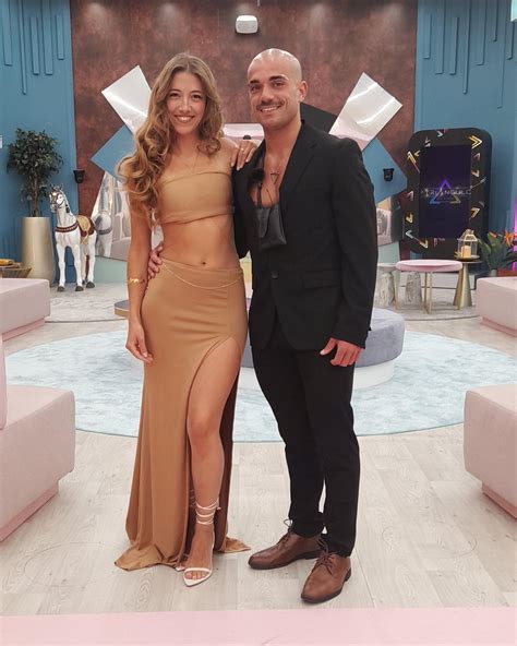 Carolina Aranda E Rafael Mota De O Tri Ngulo Tv Dias