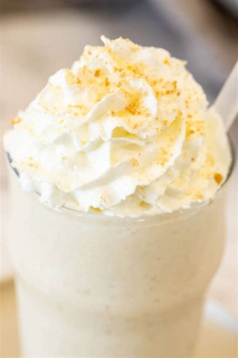 Banana Milkshake Recipe - Valentina's Corner