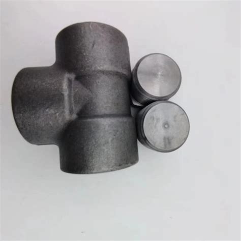 China Hot DIP Threaded Galvanized Black Malleable Iron Pipe Fittings Hot DIP Galvanized
