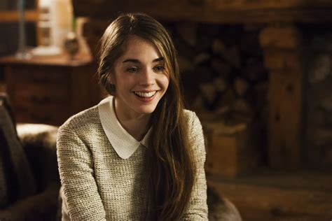 Naked Alice Isaaz in La crème de la crème