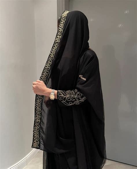 Pin By Amira Barry On Halal In 2023 Abayas Fashion Black Abaya