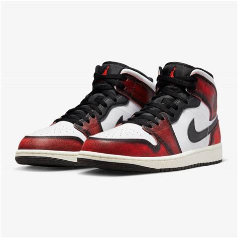 Nike Air Jordan 1 Mid Wear Away Chicago Black Infrared 23 White