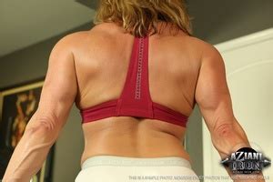 Horny Blonde Bodybuilding Chick Having Some XXX Dessert Picture 12