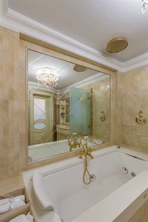 Зеркало с гравировкой в ванную - Design Glass