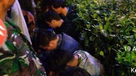 Lagi Wabah Covid Pria Gay Terciduk Saat Mandi Bareng Video Asusila Jadi Bukti