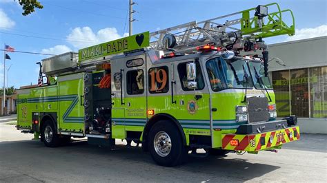 Miami Dade County Fire Rescue Ladder Responding Youtube