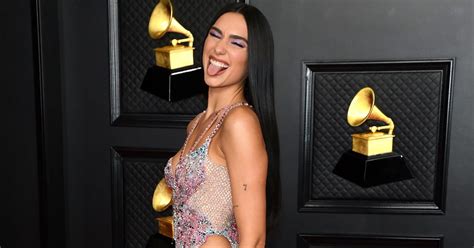 SO HOT Dua Lipa en los Grammys 2021 llevó los outfits más sexys de la