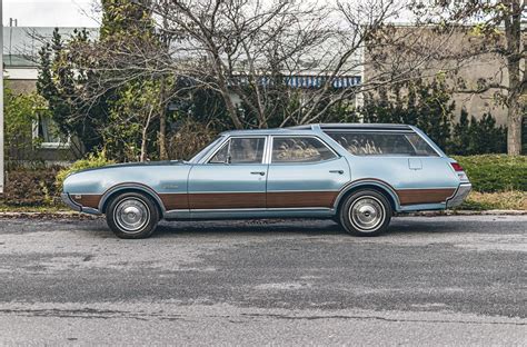 1968 Oldsmobile Vista Cruiser - Bidders Highway