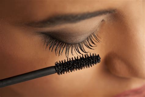 Best Mascaras For Short Lashes According To Muas Well Good