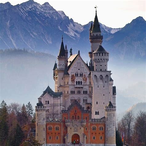 Zamek Neuschwanstein Monachium Heute