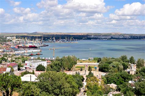 Керченскую переправу открыли только для грузового транспорта | ИА ...