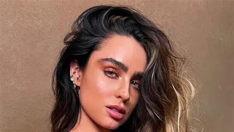 Sommer Ray In Two Piece Workout Gear Shares Morning Stretch