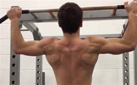 Descubre qué deportista famoso gay se mete a actor Directorio Loottis