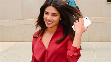 Priyanka Chopra Dyed Her Hair Blonde On Instagram For 2019