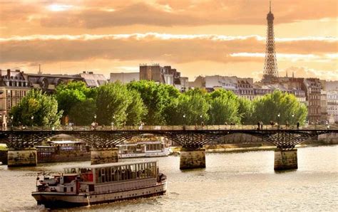 Eiffel Tower – Masterpiece Of Its Kind | TravelVivi.com