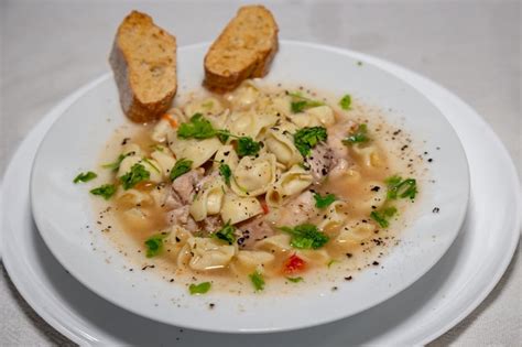 Sopa Tradicional De Capeletti Agnolini De Frango Sopa De Inverno