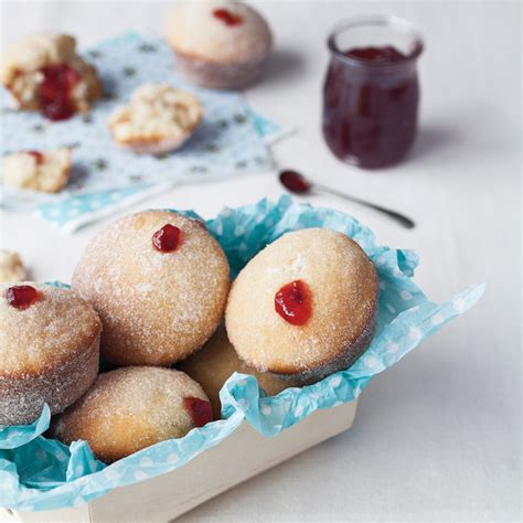 Jam doughnut muffins recipe | easyFood