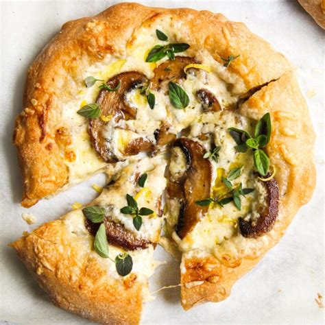 Mushroom And Cheese Pizza No Precooking Shrooms Carbgirl