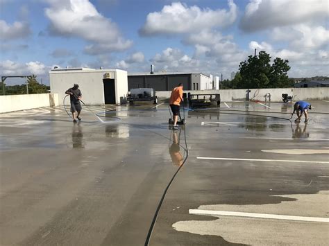 Houston Parking Lot & Parking Garage Pressure Washing Services