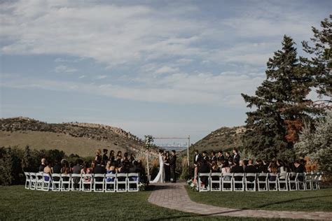 This Minimalist Wedding at The Manor House Includes One of Our Favorite ...