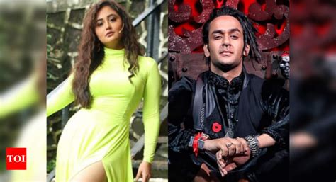 Bigg Boss 14 Rashami Desai Comes Out In Support Of Vikas Gupta Against