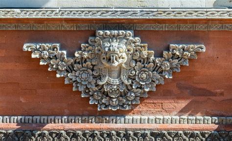 Primer Del Ornamento En El Templo De Batuan Ubud Bali Indonesia Foto