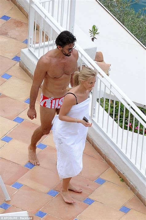 The Bachelor S Anna Heinrich Flaunts Her Amazing Bikini Body In A Sexy Black Swimsuit Daily