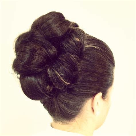 Classic Updo With Barrel Curls Formal Hairstyles Up Hairstyles Updos Hairstyle Classic Updo