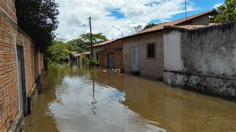 Cheia do Rio Longá Esperantina tem 114 pessoas desabrigadas após inundação