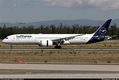 D ABPD Lufthansa Boeing 787 9 Dreamliner Photo By FREDERICK TREMBLAY