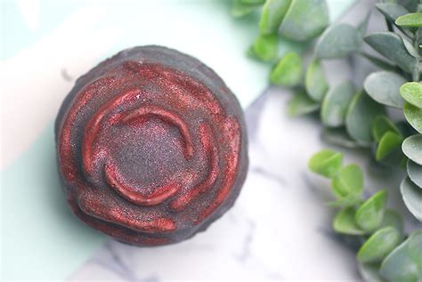 Review: Lush Black Rose Bath Bomb - Oh My Lush.com