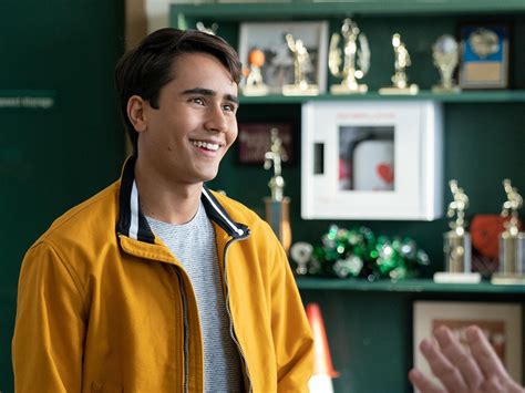 Lo nuevo de Love Victor la entrañable serie web que cuenta el despertar sexual de un chico gay