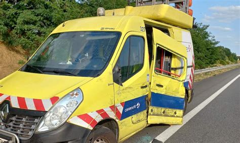 Heurt Dun Fourgon Appartenant à Vinci Sur La85 Dans Le Maine Et Loire