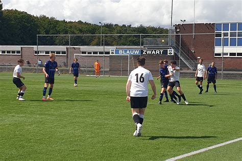 Blauw Zwart Toernooi Graaf Willem Ii Vac In Finale Onderuit Gastheer