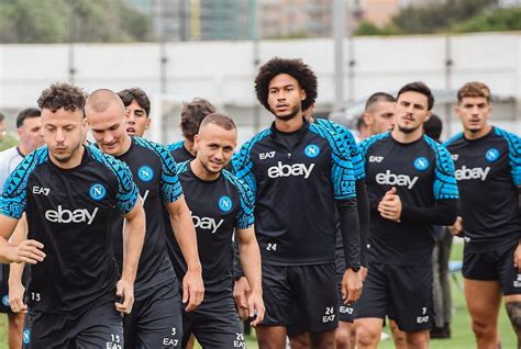 Il Portico Calcio Il Napoli Torna A Cava De Tirreni Prima Della