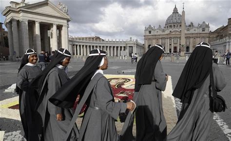 Una revista del Vaticano denuncia la explotación de las monjas