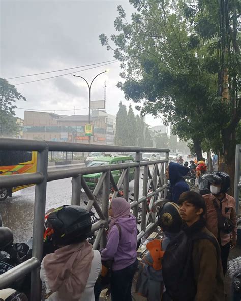 About Tangerang On Twitter Masih Hujan Dimana Aja Berikan Laporannya