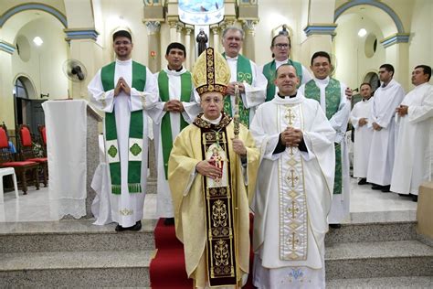 Padre Ronaldo Marques Apresentado Como Novo Vig Rio Paroquial Da Rea