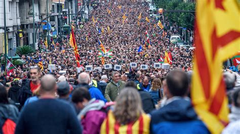 As Catalonia Crisis Deepens Many Basques Wary Of New Independence Bid The New York Times