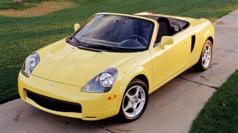 Toyota MR2 Spyder - Performance, Price, and Photos